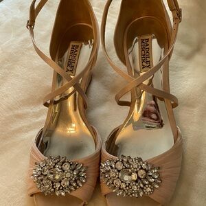 Pink bejeweled Badgley Mishka special occasion dress shoe size 9